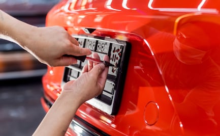 ¿Cómo evitar ser multado por mal uso de la placa? Conoce lo que está permitido y lo que no para evitar multas