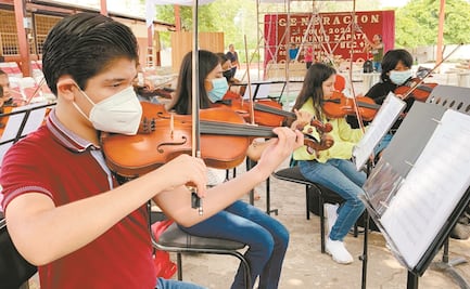 Suena la música sobre las balas