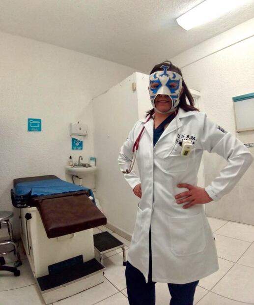 De luchadora a doctora, Ixchel batalla contra el Covid-19