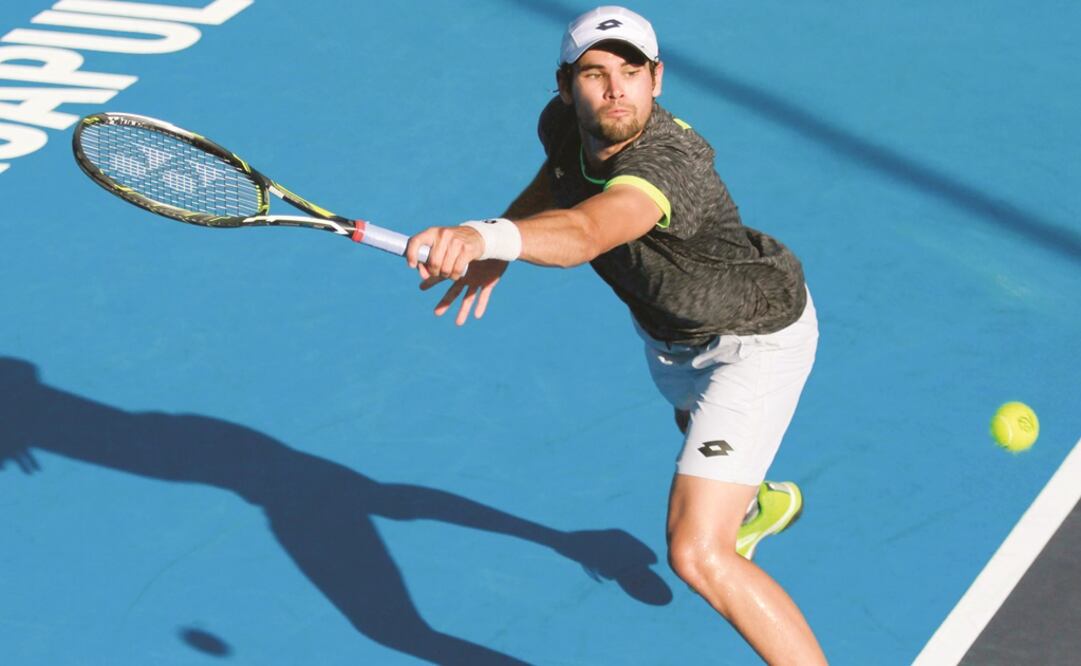 Fugaz participación del mexicano Lucas Gómez en el Abierto. (DAVID GUZMÁN. XINHUA)