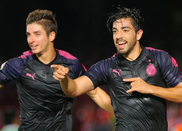 Chivas regresa a la victoria y derrota a Veracruz en el Puerto