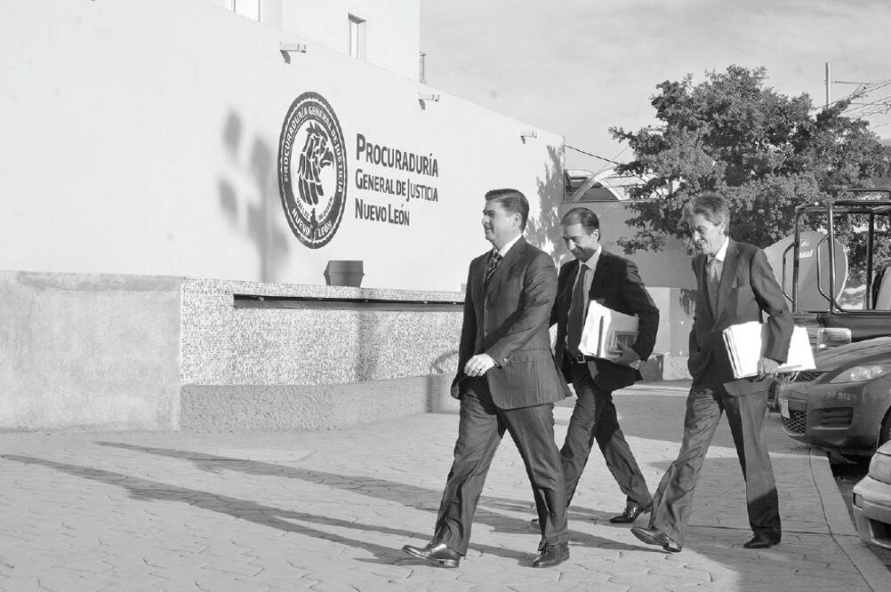 El ex gobernador Rodrigo Medina de la Cruz acudió a comparecer por una segunda audiencia de imputación ante el Poder Judicial del estado. (EMILIO VÁSQUEZ. EL UNIVERSAL)