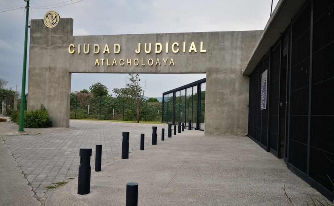 La audiencia de Patricia "N" y otros dos funcionarios fue celebrada anoche en la Ciudad Judicial de Atlacholoaya. Foto: Twitter @FECC_MORELOS