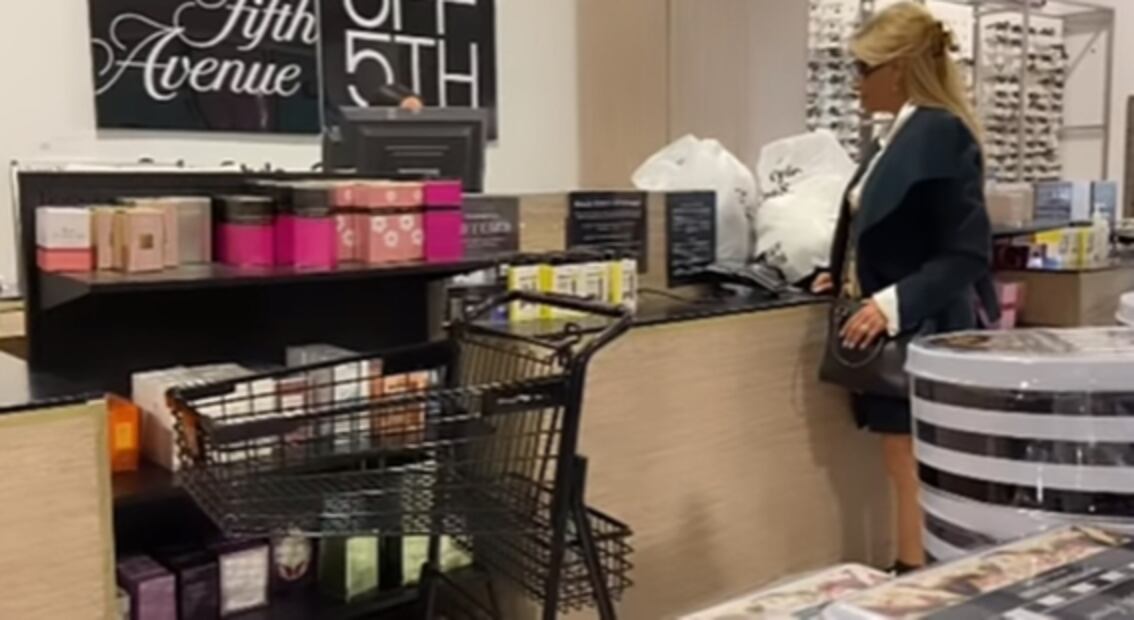 Daniela Castro regresa a la tienda donde fue acusada de robo en el 2018: "En la vida, la verdad siempre sale a la luz"