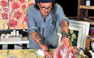 Johnny Deep llevará su faceta más artística a China; inaugurará exposición con más de 100 de sus obras