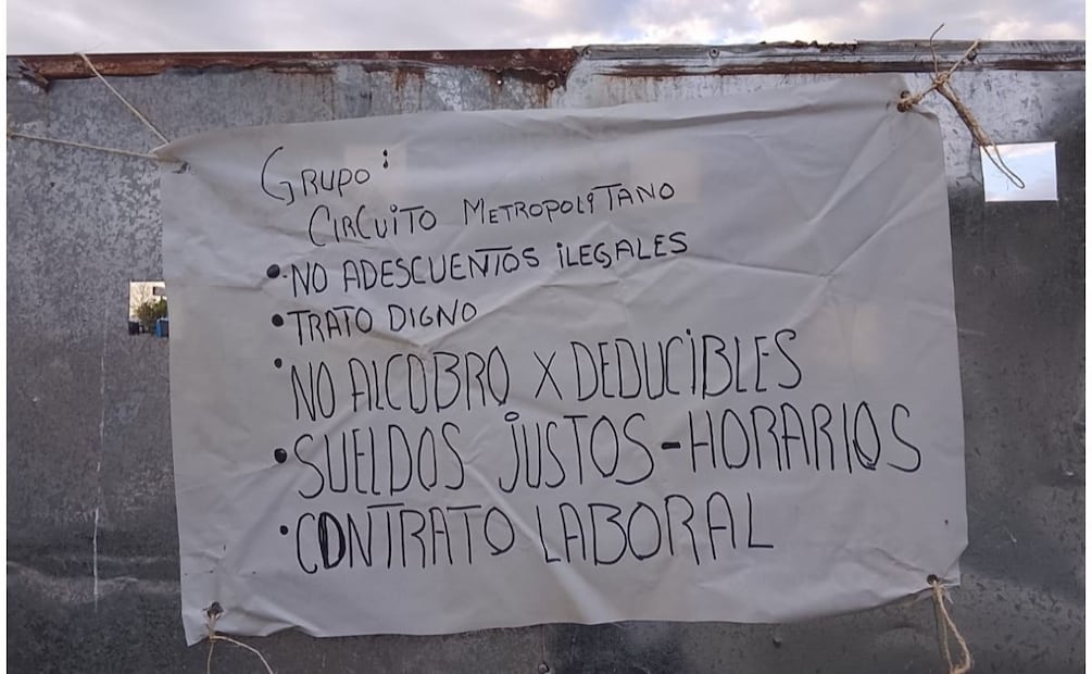 Desde hace cuatro años no reciben un aumento salarial, y son obligados a trabajar hasta 12 horas continuas. | Foto: Especial.