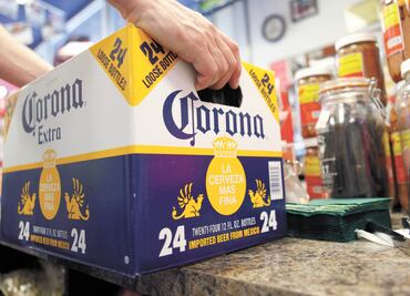 Empujan Modelo y Corona los ingresos de Constellation