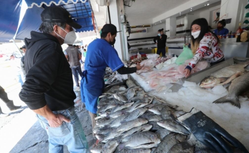 Aplicación de vacunas, amor en pandemia e inicio de la cuaresma, entre las fotos de la semana