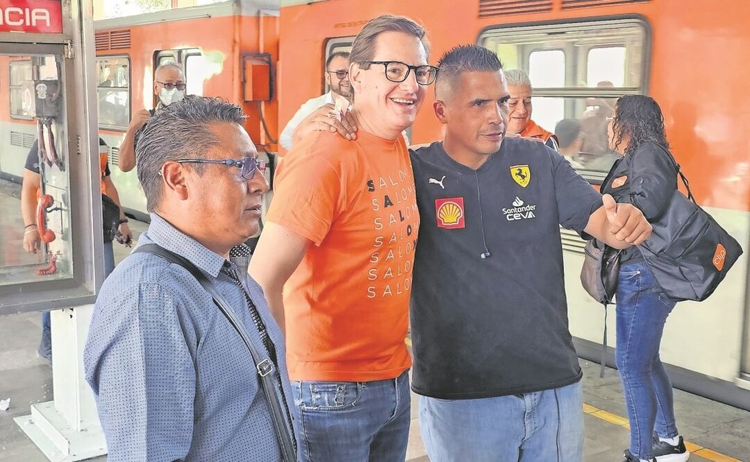 El candidato de Movimiento Ciudadano abordó la Línea 2 del Metro, desde San Cosme hasta General Anaya. Foto: Jorge Medellín / EL UNIVERSAL