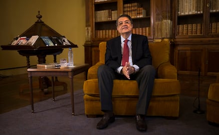 Sergio Ramírez deja carta de Rubén Darío en el Instituto Cervantes