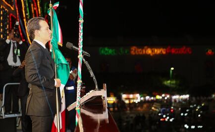 Guardan minuto de silencio por víctimas de sismo antes de "Grito" en Chiapas