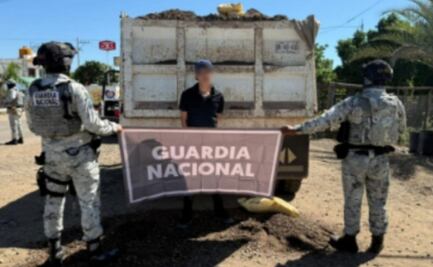 Detienen a tres personas en Sinaloa; aseguran armas, vehículos y sustancia para hacer drogas