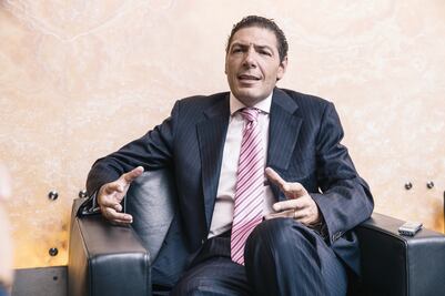 Banorte, a competir contra grupos globales, dice Carlos Hank González