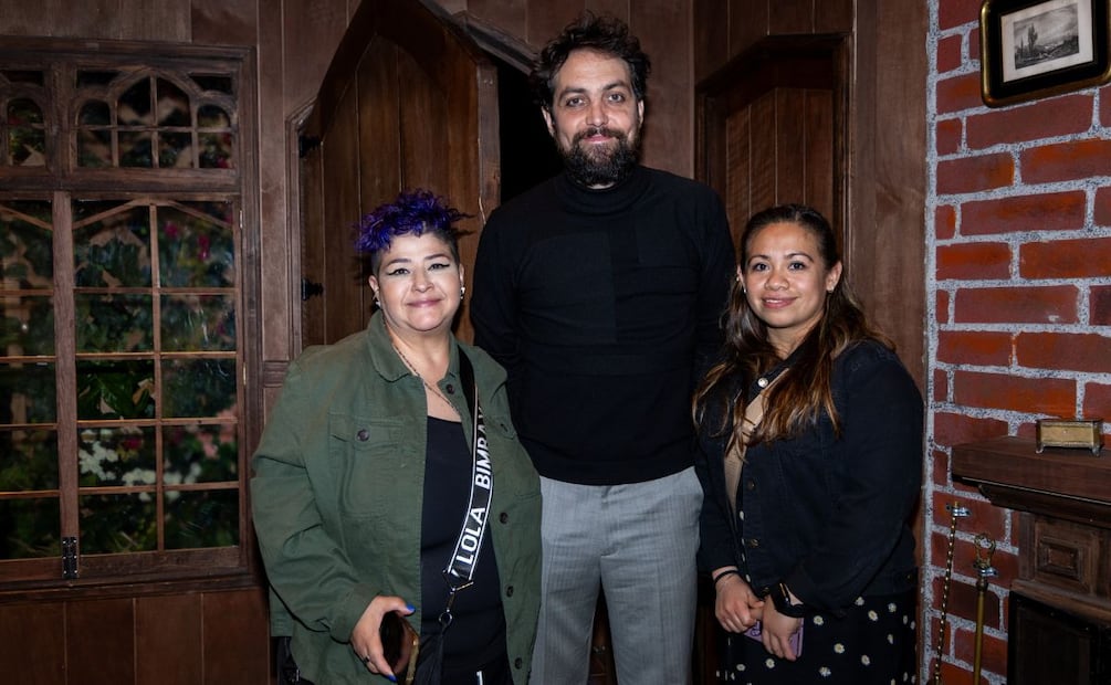 Los suscriptores se tomaron fotos e intercambiaron palabras con el elenco. Foto: Hugo Salvador/EL UNIVERSAL