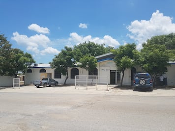 Evacuan guardería por fuga de aguas negras en Ciudad Victoria