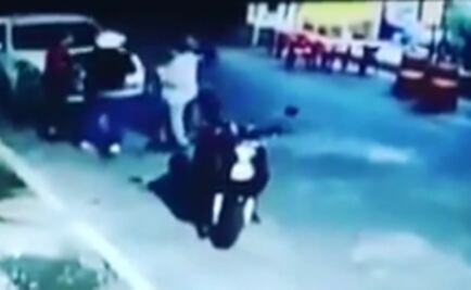 VIDEO. Motociclista atraca a mujeres en Ecatepec 