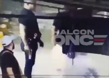 Renuncian dos funcionarios de la Fiscalía del Edomex captados cuando dispararon al aire en chelería de Ecatepec