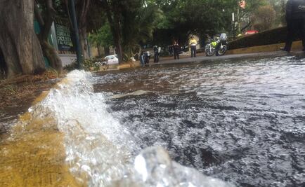 Fuga de agua afecta viviendas en la Anzures
