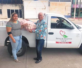 Ante Covid-19, diputado regala 17 toneladas de cebollas