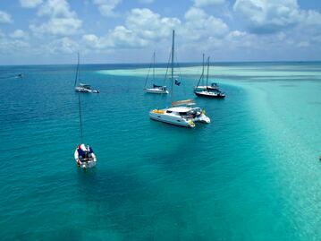 Descubre la isla de Yucatán que solo acepta 111 turistas al día