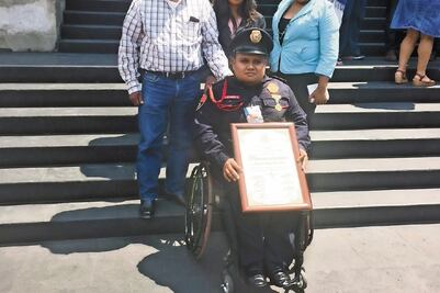 Congreso reconoce labor de 204 uniformados