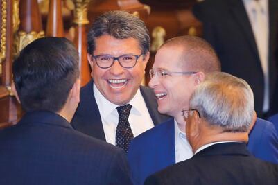 Dan cálido recibimiento a Monreal Ávila