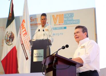 Díaz De la Torre gana reelección en el SNTE con planilla única