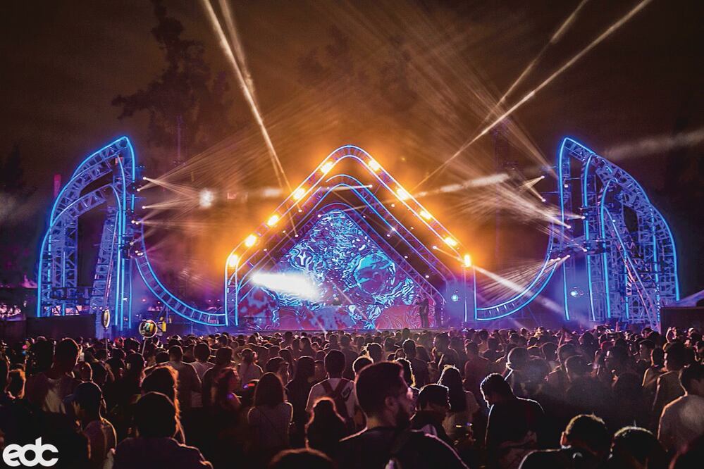 El azul dominó el escenario durante la presentación de Paul Van Dyk. FOTOS: FACEBOOK Y CORTESÍA