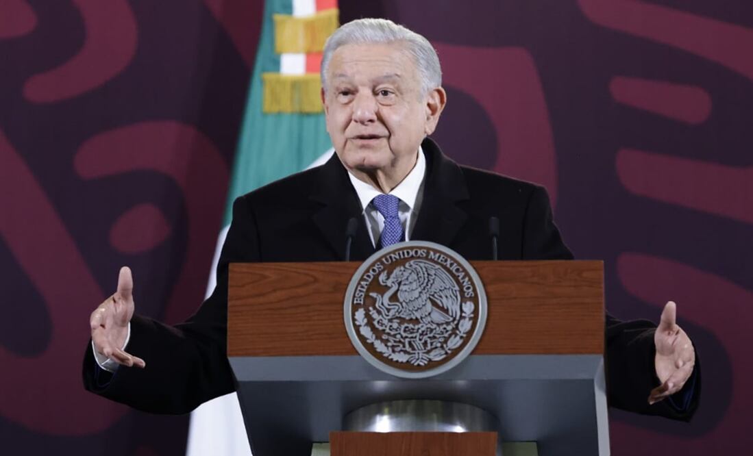 El presidente Andrés Manuel López Obrador aseguró que aunque les moleste a los medios y al ingeniero Carlos Slim, la rehabilitación de carreteras del sureste del país estará a cargo de los ingenieros militares. Foto: Fernanda Rojas/EL UNIVERSAL