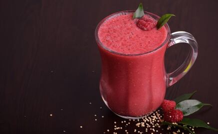 El licuado frutal que debes tomar en ayunas para reducir los niveles de triglicéridos