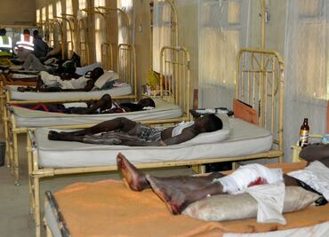 Nigeria bombardea “por error” a refugiados; hay al menos 50 muertos