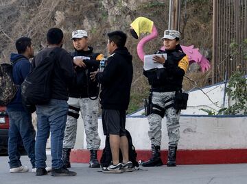 FOTOS: Condicionan estadía en Centro de Atención al Migrante en Tijuana, denuncian migrantes deportados