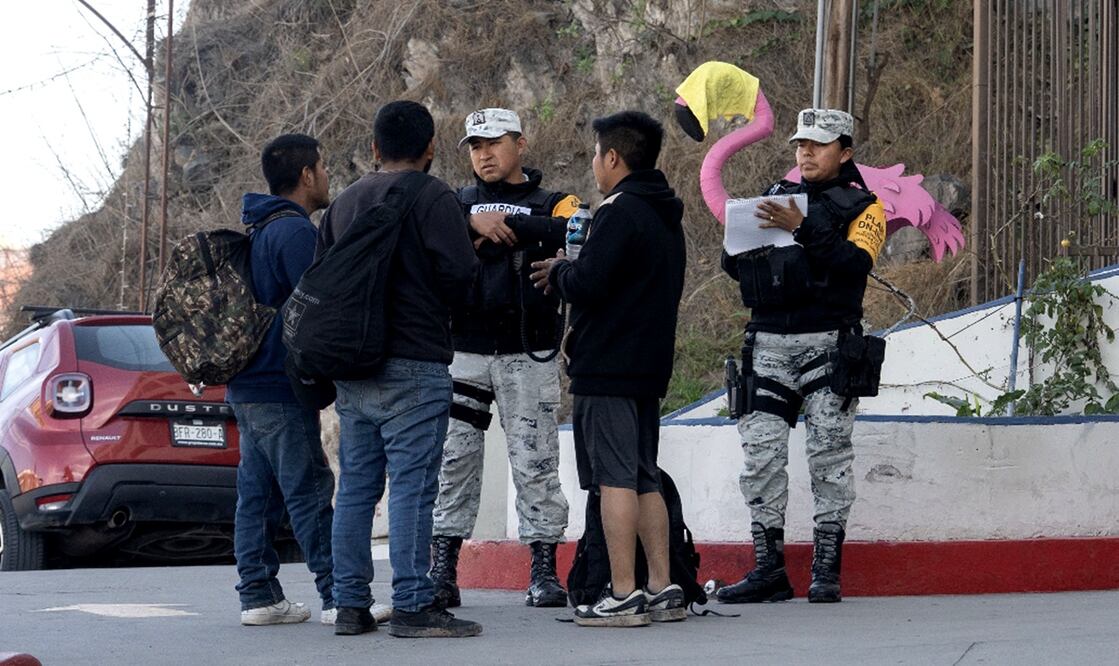 Elementos de la Guardia Nacional custodian el Centro de Atención a migrantes deportados “Flamingos” en Tijuana, Baja California, el 01 de febrero 2025: Foto: Aimee Melo/EL UNIVERSAL
