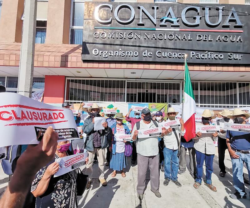Las comunidades piden una audiencia con el Presidente para exponer el incumplimiento de la Conagua. Foto: EDWIN HERNÁNDEZ. EL UNIVERSAL