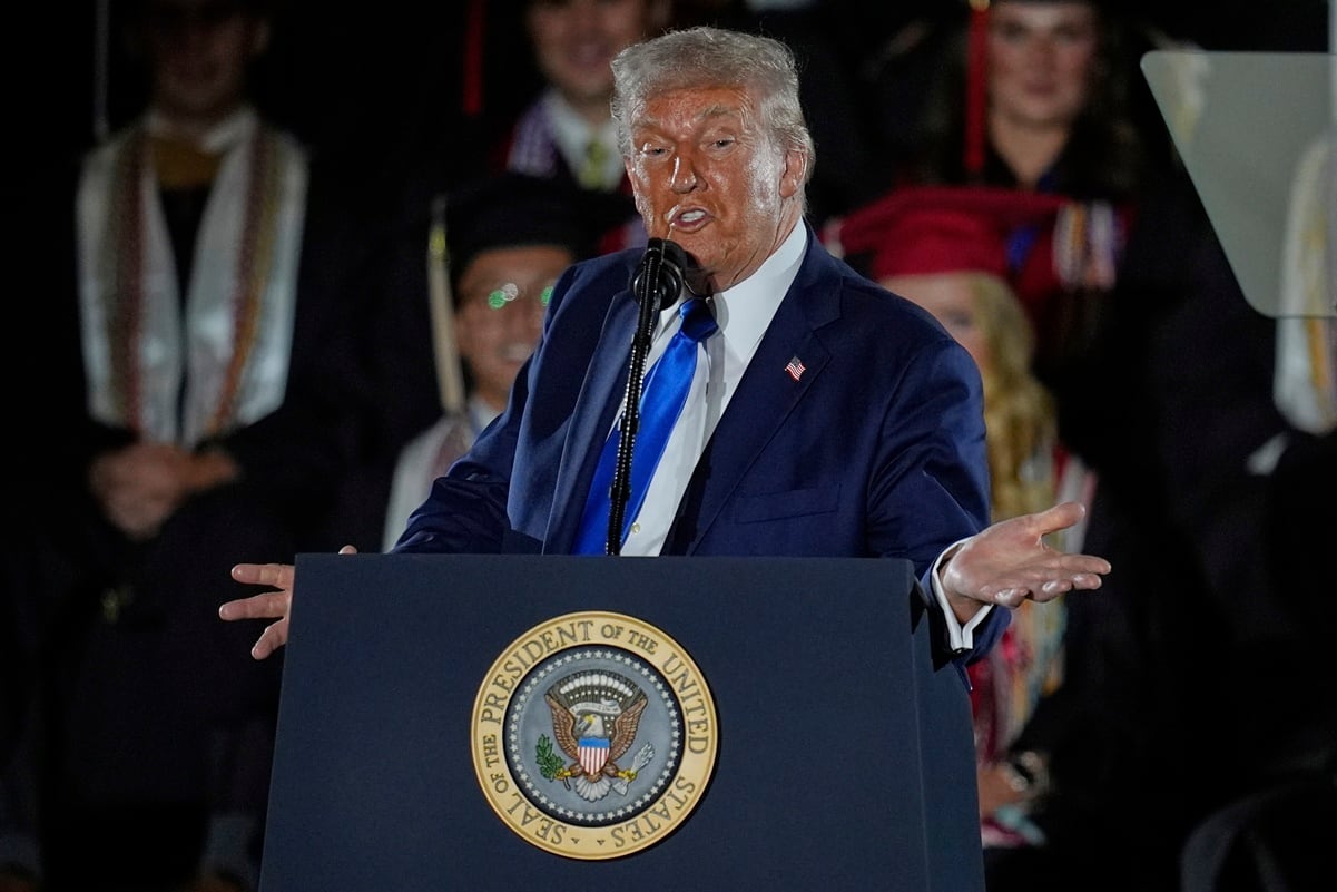 Trump Orders Crackdown on Arms Trafficking