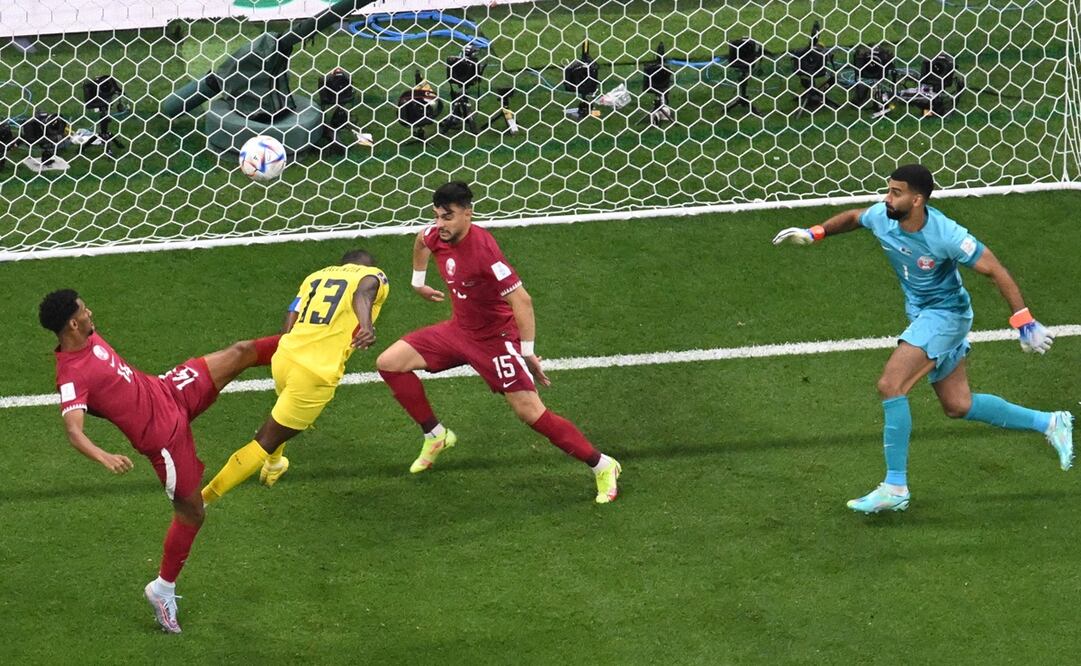 Valencia anotando en Qatar / FOTO: AFP