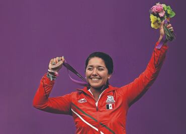 Mariana Avitia, orgullosa de ser una medallista pionera en tiro con arco