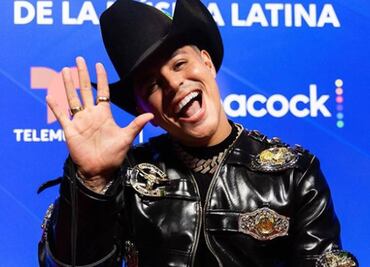 Eduin Caz, de Grupo Firme, sufrió antes de los Billboard, casi no lo quedaba el pantalón