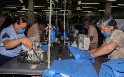 Elabora Semar cubrebocas, trajes y batas ante fase 3 de coronavirus