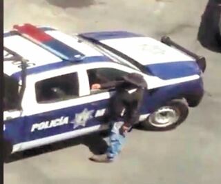 Investigan a policías que “peseteaban” a franeleros