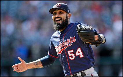 Sergio Romo, un año más con los Twins; firma extensión de contrato