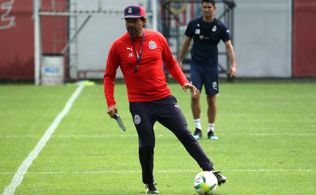 Cardozo DT de Chivas durante un entrenamiento. FOTO/IMAGO7