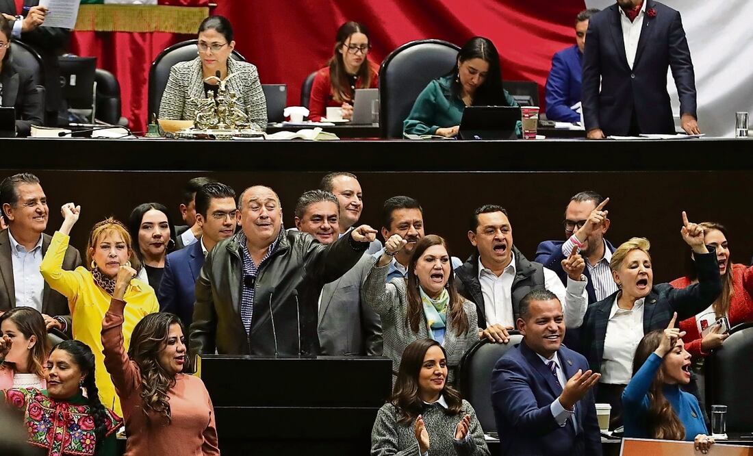 Las bancadas de oposición en la Cámara Baja aseguraron que no están defendiendo privilegios, lujos, miles de asesores o viáticos infinitos, sino fideicomisos que fueron compuestos por recursos de los trabajadores. Foto: Berenice Fregoso / EL UNIVERSAL