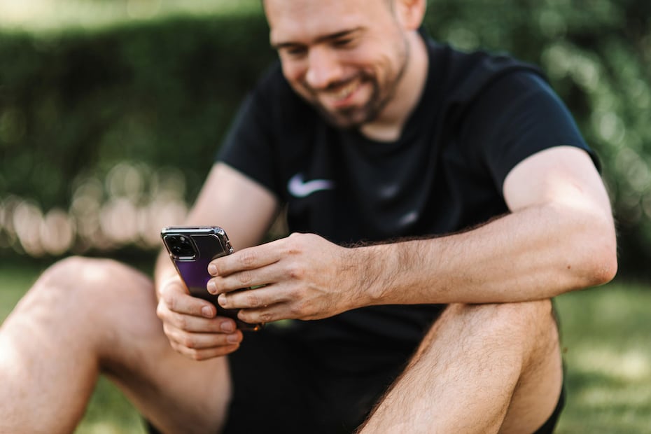 La tecnología redefine cómo aficionados y clubes viven el deporte con apps, datos y contenido personalizado. Foto: Pexels