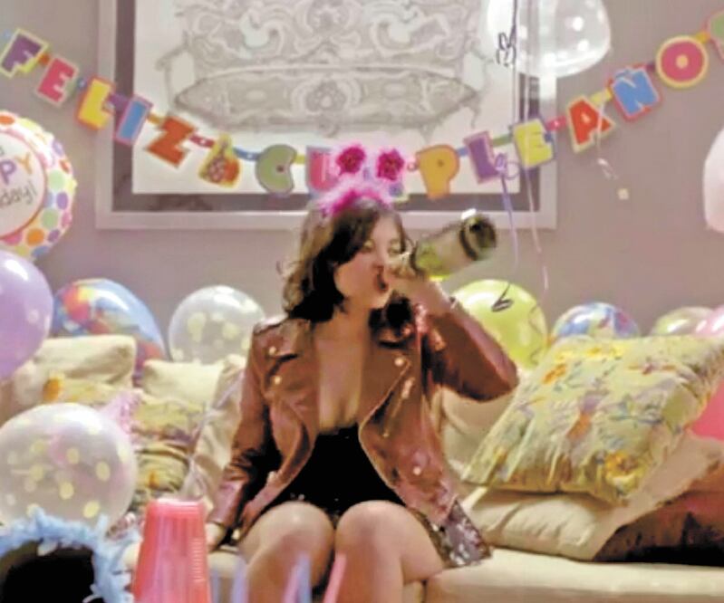 Los capítulos tocan temas como las adicciones en los jóvenes y la depresión. MTV