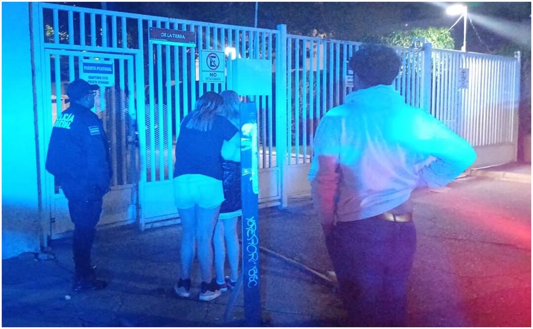 Las dos mujeres víctimas de secuestro exprés en calles de Cuautitlán Izcalli lograron comunicarse al rededor de las 2:00 de la madrugada para posteriormente ser llevadas a sus respectivos domicilios por parte de policías de Cuautitlán Izcalli. Foto: Especial