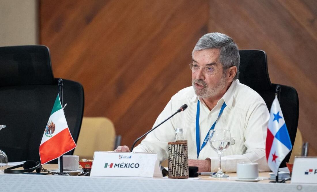 El canciller Juan Ramón de la Fuente al participar en la Cumbre CELAC-UE en Colombia este domingo 9 de noviembre de 2025. Foto: Especial