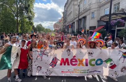 VIDEO Embajadora de México en Reino Unido encabeza porras de apoyo a Wendy Guevara