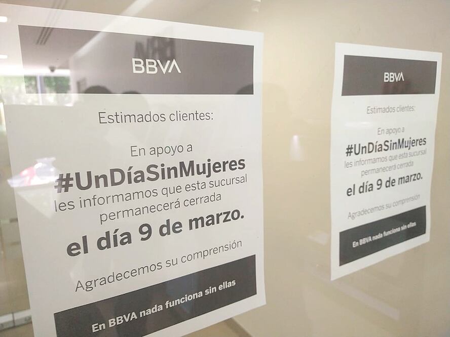BBVA, así como otros bancos que operan en México, se sumó al paro de mujeres y algunas de sus sucursales permanecieron cerradas este lunes. Foto: ANTONIO HERNÁNDEZ. EL UNIVERSAL
