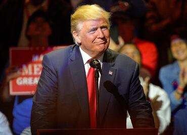 "Saldré con ella en 10 años", dice Trump sobre una niña